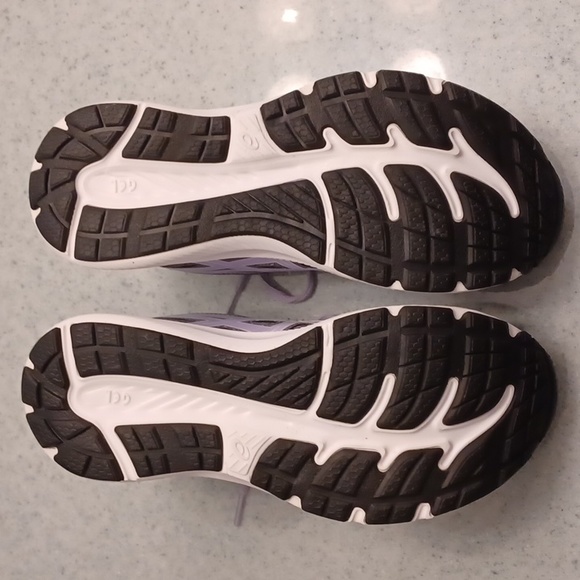 Like New ASICS Gel-Contend 7 Running Shoes - Picture 4 of 6